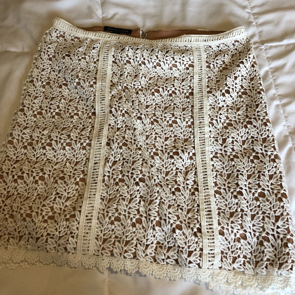Mini lace skirt
